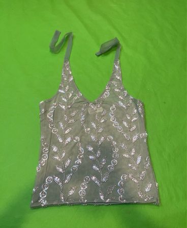 Upcycled grünes Pailletten-Haltertop