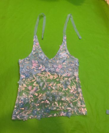 Upcycled transparente Bluse mit floralen Verzierungen