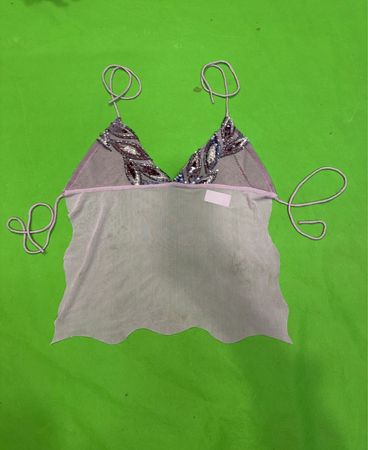 Upcycled durchsichtiger Lavendel-Oberteil mit Perlenverzierungen
