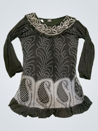 Diya Design Studio Schwarzes und Graues Paisley-Print-Tunikatop mit Rüschensaum