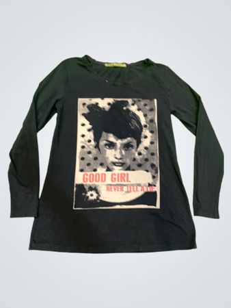 Linette & Tonka "Good Girl Never Tell A Lie" Grafik Langarm-T-Shirt