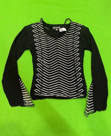 EMARK Schwarzes Langarmshirt mit weißem Zickzackmuster