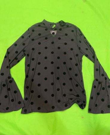 ONLY Schwarzes Pünktchen Glockenärmel-Oberteil