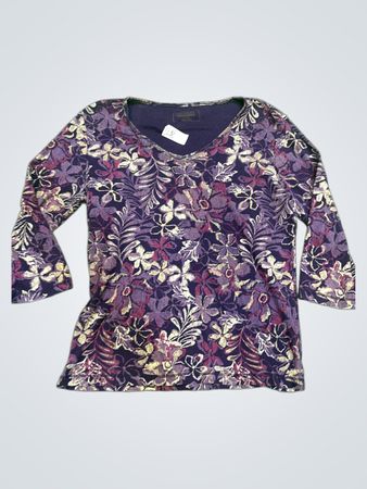 Lila Blumenmuster-Oberteil