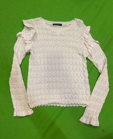 BISOU'S PROJECT Weißer Rüschensweater mit kalten Schultern