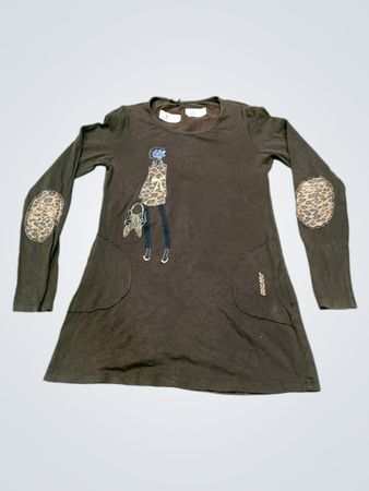 Robe marron à manches longues avec imprimé graphique et coudières en imprimé léopard