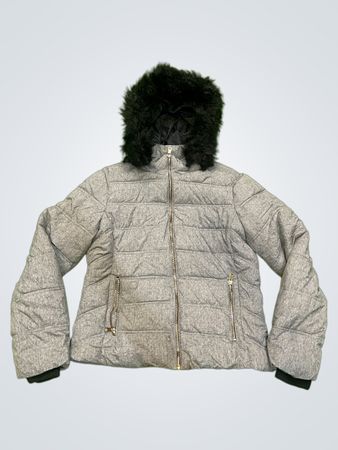 Graue Pufferjacke mit Fellkapuze