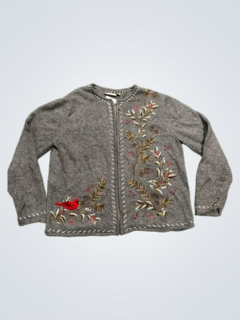 Croft & Barrow Grauer Kardinal & Tannenzapfen Bestickter Reißverschluss-Cardigan