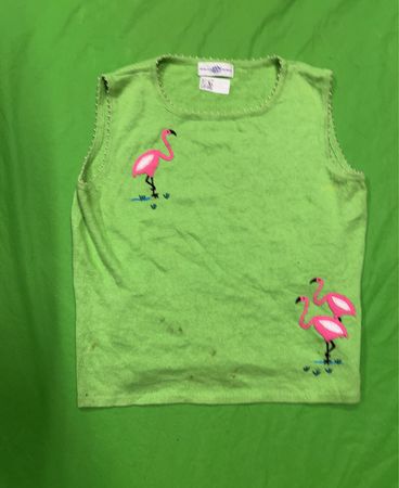 Grünes ärmelloses Oberteil mit Flamingo-Stickerei und Perlenkragen