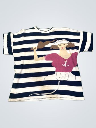 Gestreiftes T-Shirt mit Frauen-Grafik