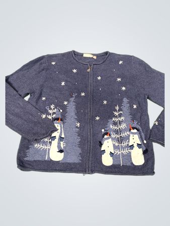 Blauer Weihnachts-Pullover mit Schneemann- und Baum-Muster