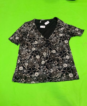 Blusen-Oberteil mit Blumenmuster und kurzen Ärmeln