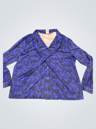 Blaues Hemd mit Paisley-Muster und Knopfleiste