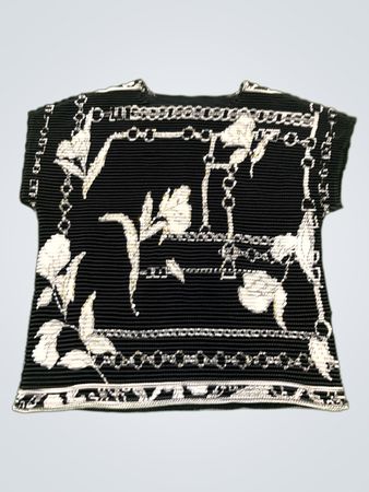 Schwarz-weiß gemustertes, plissiertes Oberteil mit Blumenmuster