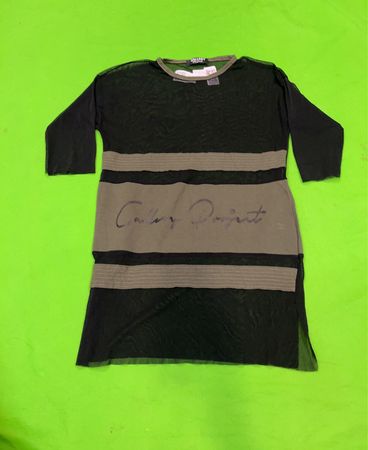 GALLERY Project schwarzes und olivfarbenes transparentes Kleid