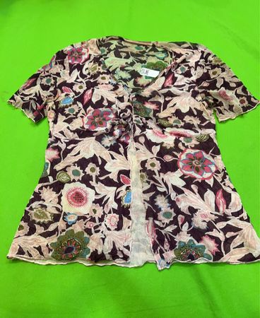 Damenbluse mit kurzem Ärmel, V-Ausschnitt und Blumenmuster