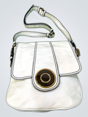 Badgley Mischka White Leather Shoulder Bag