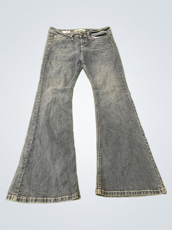 No Boundaries Flared Jeans