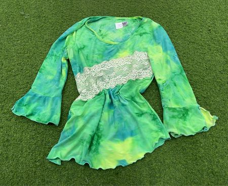 Green Tie-Dye Long Sleeve Top with Lace Detail