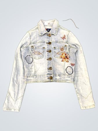 Leichte Denimjacke mit Schmetterlings- und Blumenstickerei