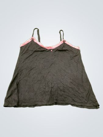 Schwarzes Camisole mit rosafarbener Spitzenverzierung