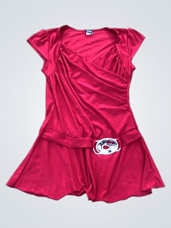 GIDANI USA Rotes gerafftes Kleid mit verziertem Gürtel