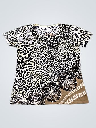 Leoprint- und Blumen-T-Shirt