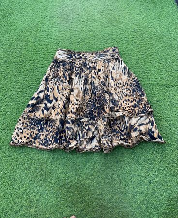 Marmot Damen Minirock mit gestufter Leopardenmusterung
