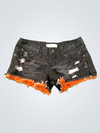 EYE JEANS Schwarze Denim-Shorts mit Destroyed-Effekt und orangefarbenem Fransenabschluss