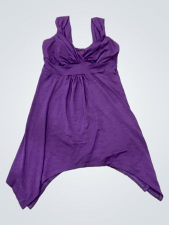 Lila Tanktop mit asymmetrischem Saum