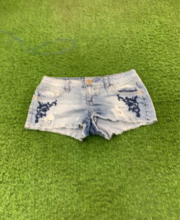 Mossimo Supply Co. Short en jean bleu pour femme avec broderie
