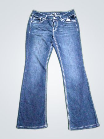 APT. Bootcut Jeans