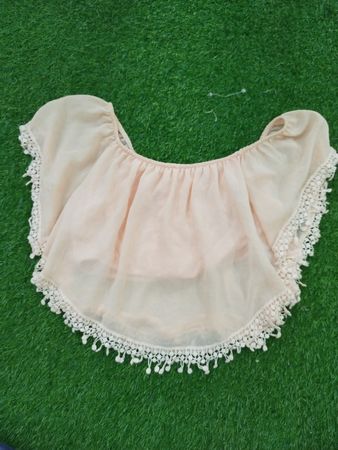 Bluse in Hellrosa mit Spitzenbesatz