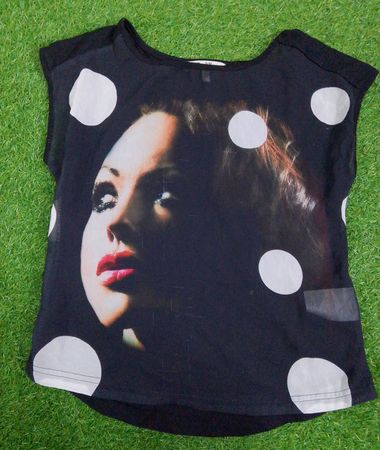 Miss Snob Schwarzes Pünktchen Grafik T-Shirt