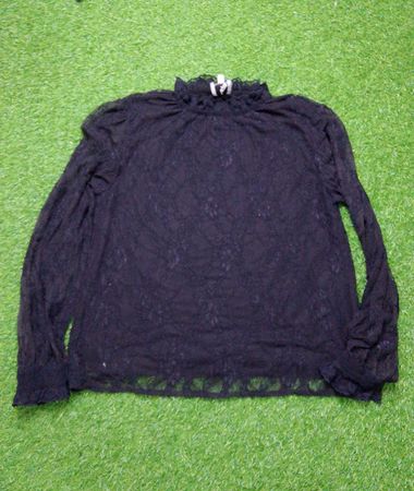 URBAN PIONEERS Schwarze Spitzenbluse mit Mock-Neck und langen Ärmeln