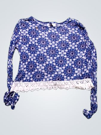 Geteiltes H&M Blau- und Weiß gemustertes Langarmoberteil mit Spitzenbesatz