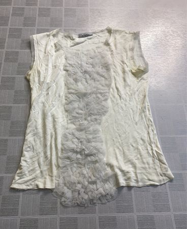Women's White Sleeveless Top