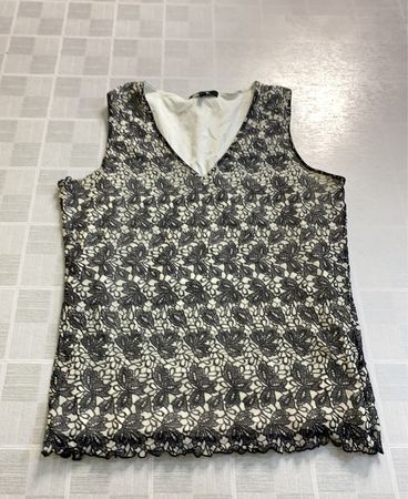 Black and White Floral Sleeveless Top