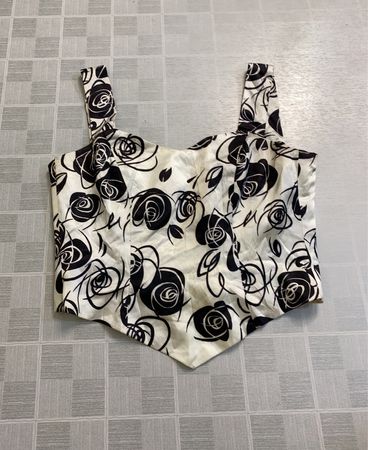 Zoxor Olka Black Rose Satin Top