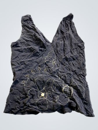 Crumpled Black Top