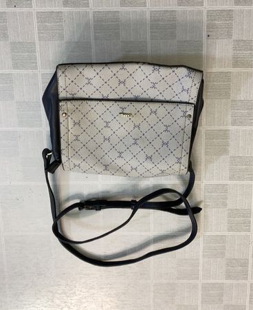 Crossbody bag with pattern