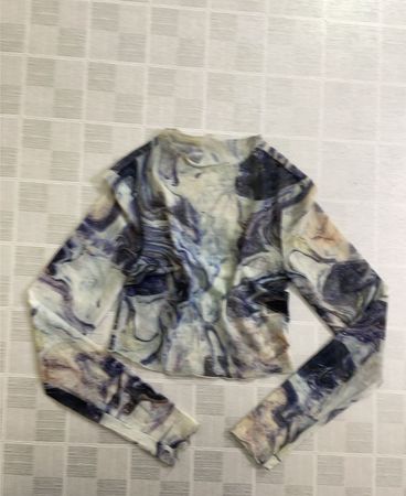 Ensemble haut imprimé en marbre en maille et leggings