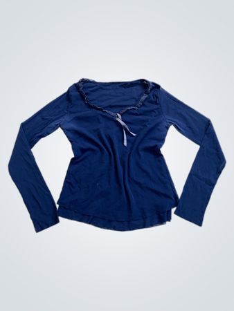 Blaues Langarmoberteil