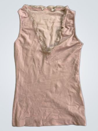 Tanktop mit pinkfarbener Spitzenborte