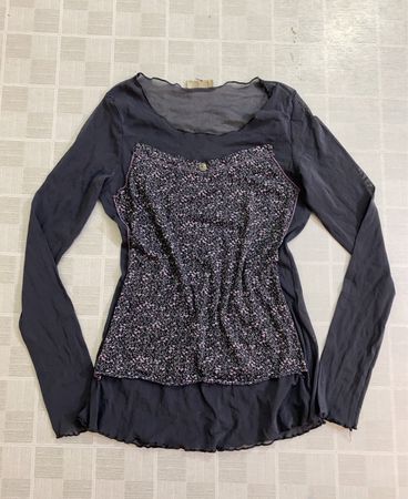 K.Woman durchscheinendes Blumenmuster Langarmshirt
