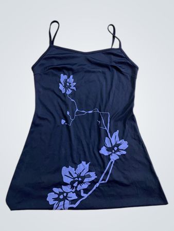 Marineblaues Kleid mit Blumenmuster