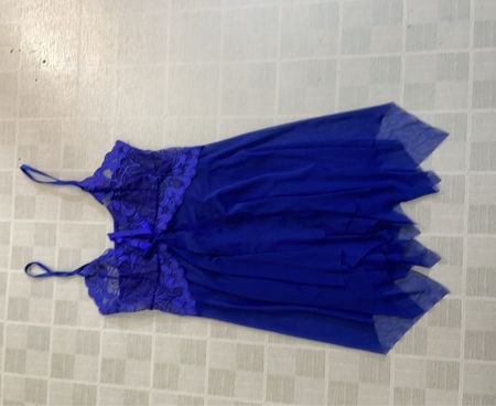 Blaue Spitzenbesatz-Babydoll