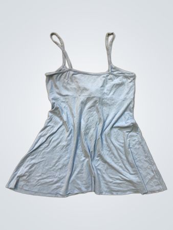 Hellblaues Spaghettiträgerkleid