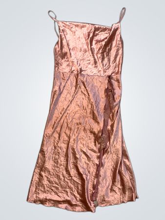 Rosa Satin-Wickelkleid
