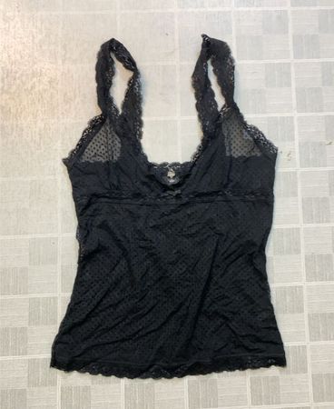 Schwarzes Spitzentop
